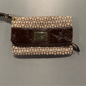 Tommy Hilfiger Logo Zipper Wristlet Brown Tan